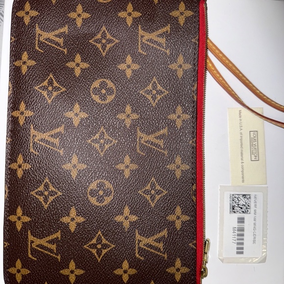 Louis Vuitton wristlet - Picture 2 of 5
